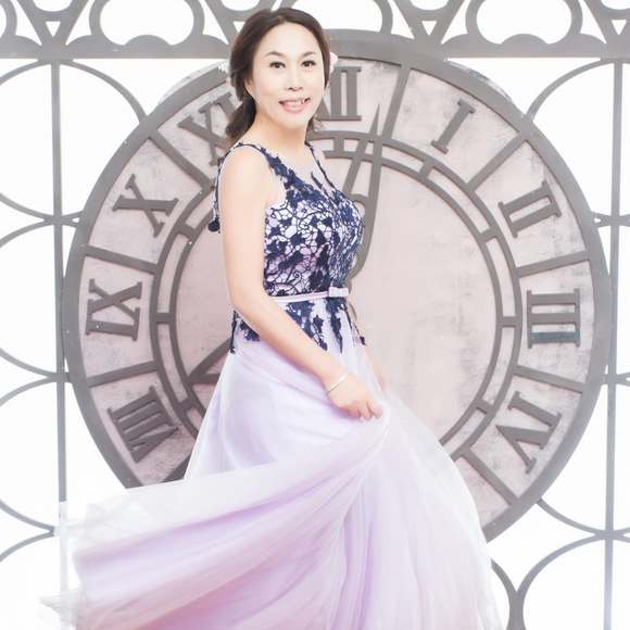 Meet your Posher, Shirney - Picture 1 of 1